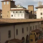 Ponte Vecchio 3 Bedroom Appartement Florence