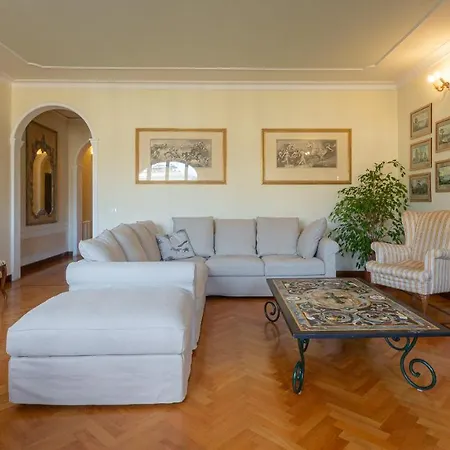 Ponte Vecchio 3 Bedroom Appartamento Firenze