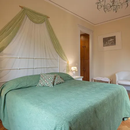Ponte Vecchio 3 Bedroom Apartamento *