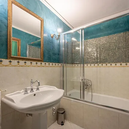 Ponte Vecchio 3 Bedroom Appartamento