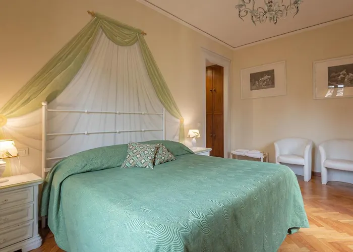 Ponte Vecchio 3 Bedroom Apartamento *