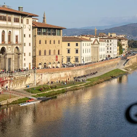 Ponte Vecchio Luxury Ii Apartment