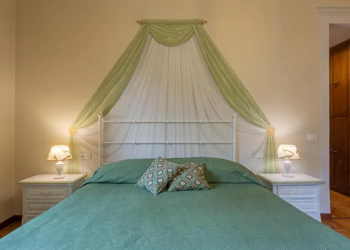 Ponte Vecchio Luxury Ii Apartment