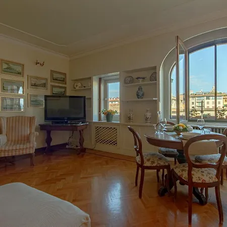 Daire Ponte Vecchio Luxury Ii Floransa