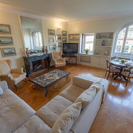 Ponte Vecchio Luxury Ii Daire